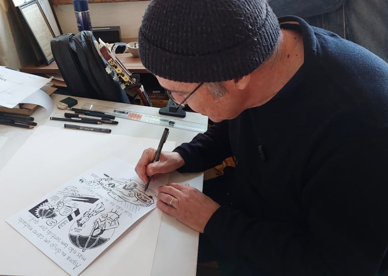 O artista convidado para ilustrar as histórias em quadrinhos foi o designer gráfico Vit Núñez