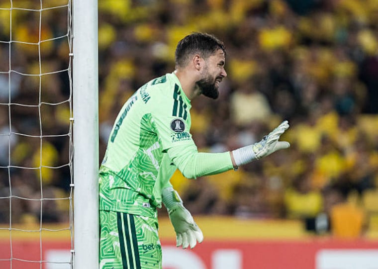 Arqueiro chega do Cruzeiro por empréstimo até o final da temporada