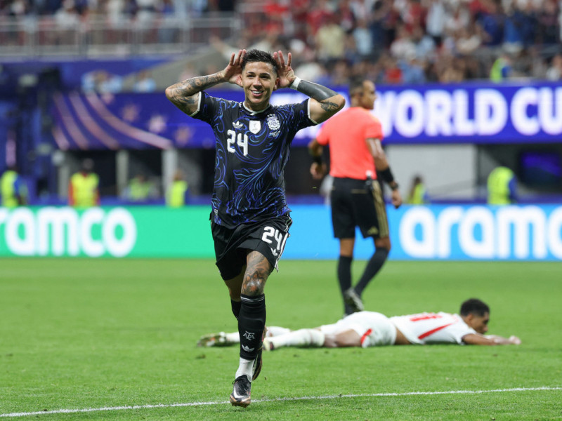 Argentina vira pra cima da Inglaterra e vai para a final da Copa do Mundo
