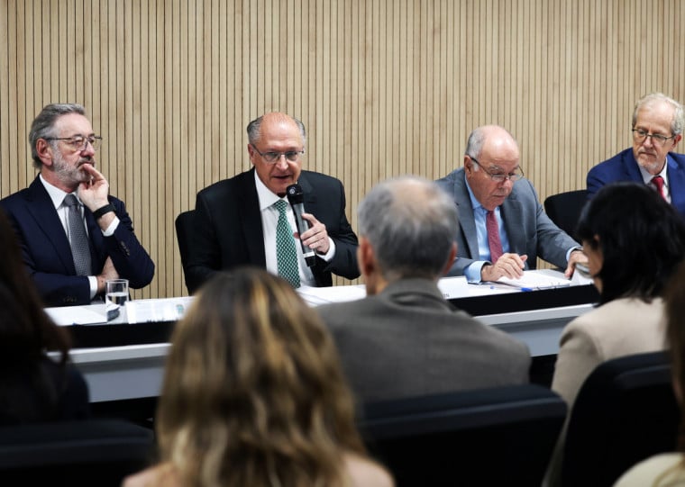 Vice Geraldo Alckmin descreveu a medida como "injusta e descabida"