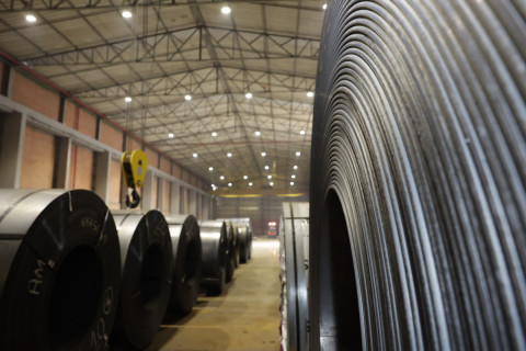 Empresa investe R$ 140 milhões em fábrica de chapas de aço em Porto Alegre