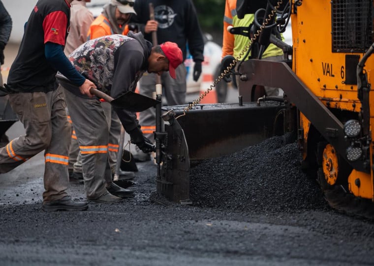 Munic&iacute;pio  trabalha na viabiliza&ccedil;&atilde;o de novos investimentos em infraestrutura, com novas obras de asfaltamento