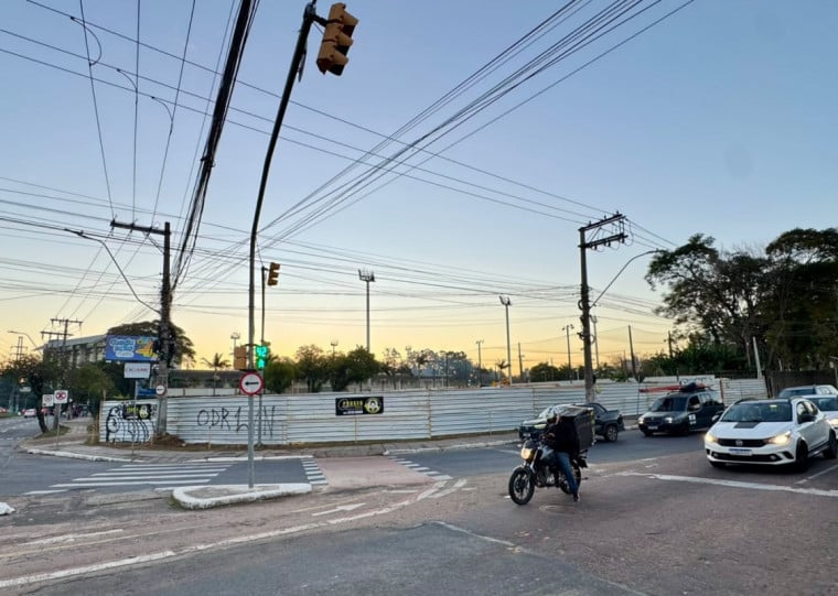 Terreno na esquina da avenida Ipiranga est&aacute; sendo preparado para ter unidade do McDonald's