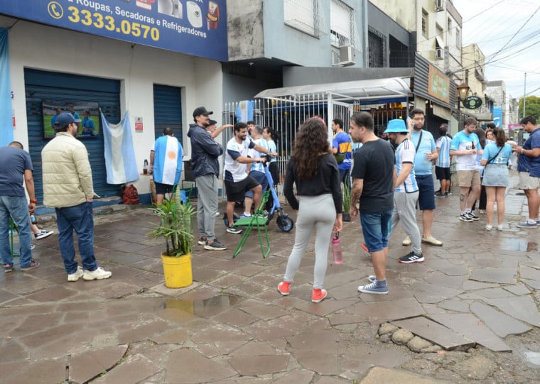 Bar El Farol é tradicional ponto de encontro de argentinos na Capital