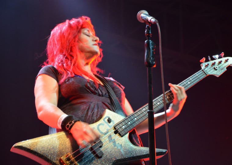 Jennifer Finch, baixista do grupo L7