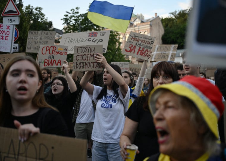 Crise começou na quinta passada (16), quando os raros protestos em um país em guerra desde a invasão russa de 2022 irromperam em grandes cidades