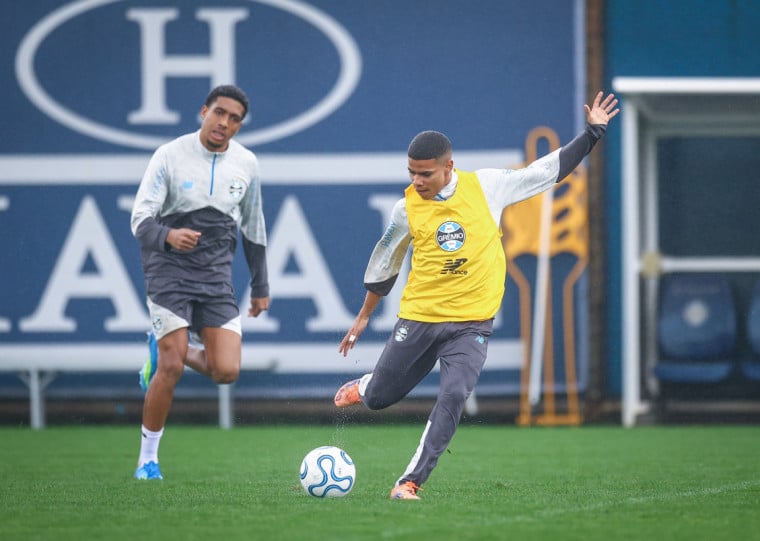 Enamorado será o titular na ponta, no lugar de Amuzu
