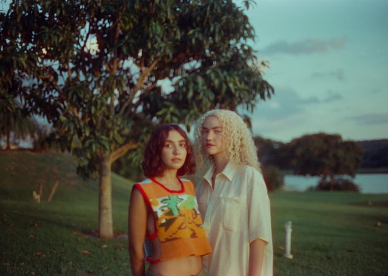 Ana Caetano e Vitória Falcão apresentam no formato voz e violão o trabalho mais recente do duo.