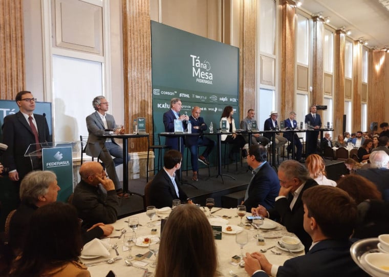 Debate da Federasul ocorreu durante o evento Tá Na Mesa