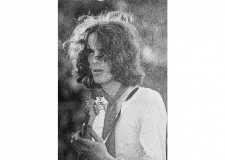 Também conhecido como El Flaco, Spinetta é ícone do rock argentino e criador de discos históricos como Durazno Sangrando e Artaud.