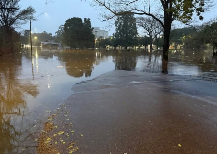 No município de Lajeado, a rua Franscisco Oscar Karnal está bloqueada