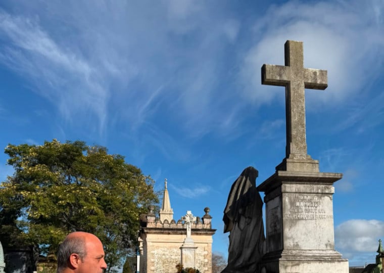 Segundo o prefeito, a decisão foi tomada após avaliações sobre o esgotamento da capacidade em até 60 dias 