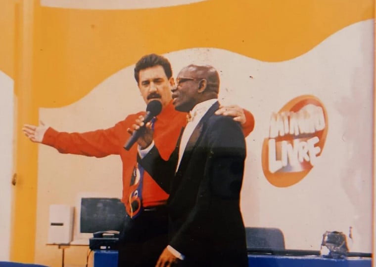 Mario Pereira cantava no Programa do Ratinho a canção 'Solta o Azulão', que virou bordão em todo o País