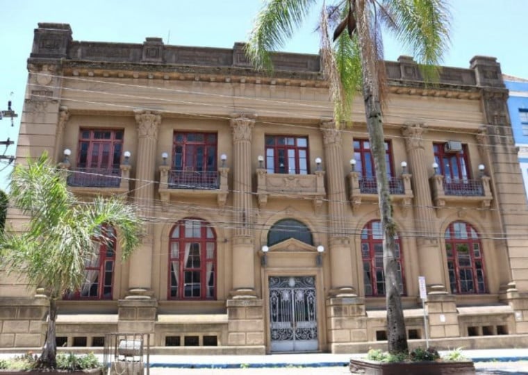 A atual sede do clube, na Av. Sete de Setembro, foi finalizada entre os anos de 1937 e 1938