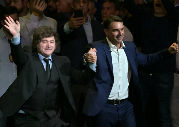 Milei esteve presente neste sábado (25) na Convenção Nacional do PL, que aconteceu no estádio do Pacaembu