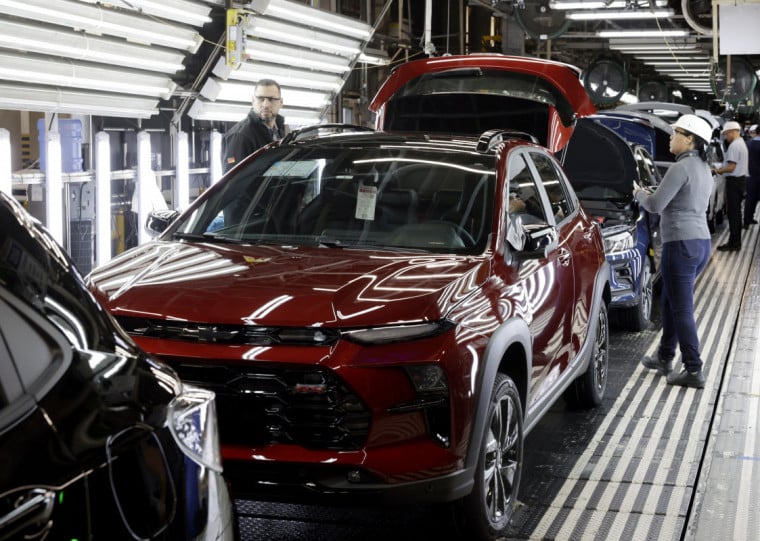 Exporta&ccedil;&otilde;es de ve&iacute;culos caem, mas mercado interno impulsiona produ&ccedil;&atilde;o