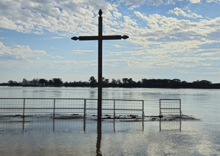 Rio Uruguai ultrapassa a cota de inundação em Itaqui