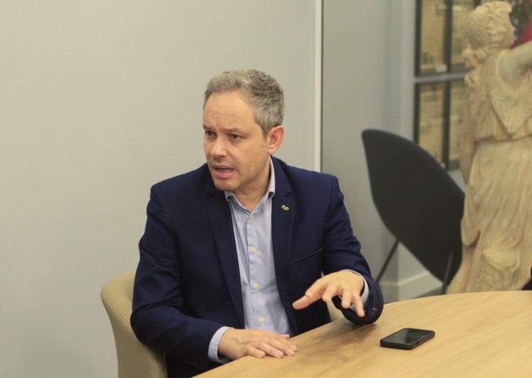 Prefeito de Passo Fundo, Pedro Almeida visitou a nova sede do Jornal do Com&eacute;rcio nesta ter&ccedil;a-feira