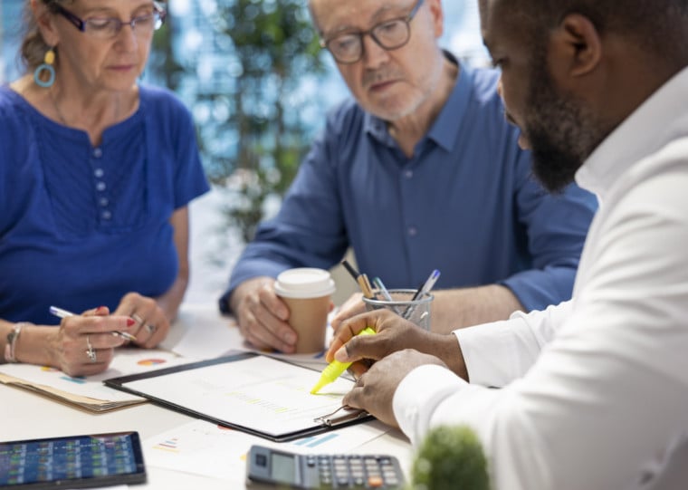 Especialistas apontam que come&ccedil;ar cedo amplia as chances de manter estabilidade financeira ap&oacute;s o fim da vida profissional
