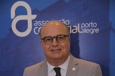 Estratégia e Resiliência no Comércio de Porto Alegre