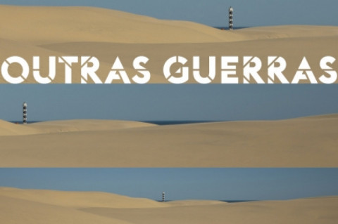 Praia extensa, um farol, três homens e muitas histórias