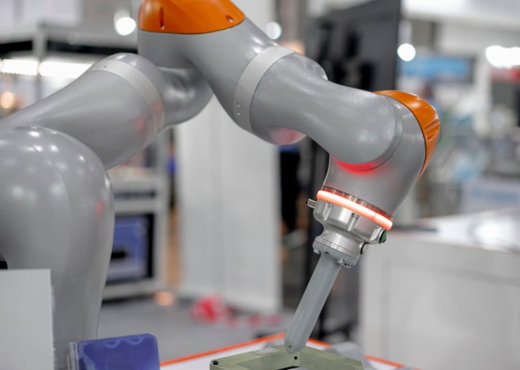 Tecnologias como robôs colaborativos e gêmeos digitais transformam empresas