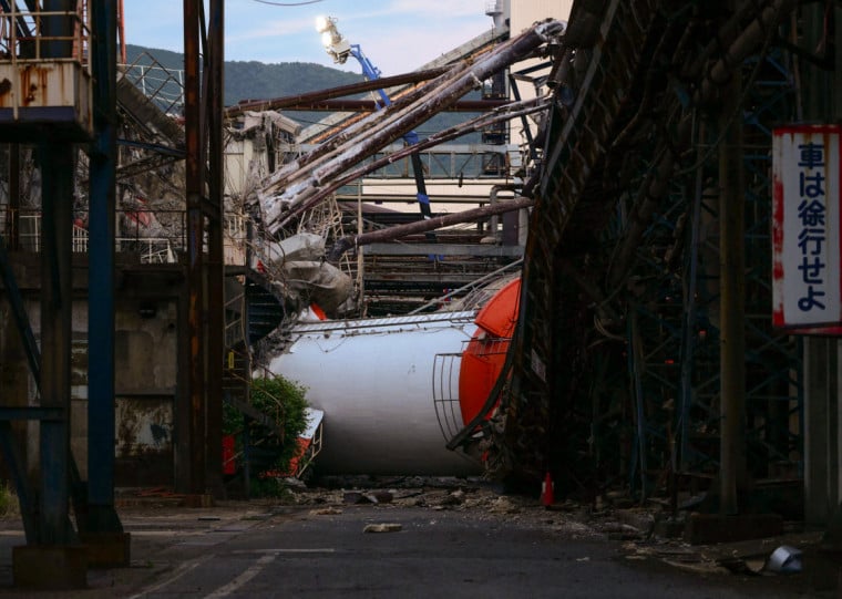 Terremoto provocou desabamento de shopping e de muralha de castelo