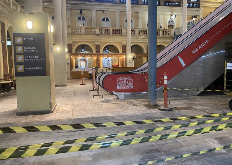Escada rolante do Mercado Público não estava funcionando até a semana passada