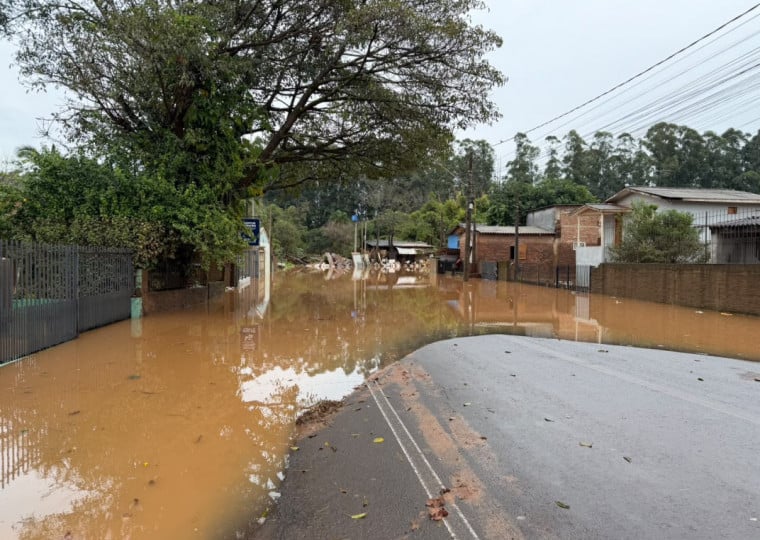 Devido ao cenário, há um elevado risco de enchentes nas bacias hidrográficas das regiões