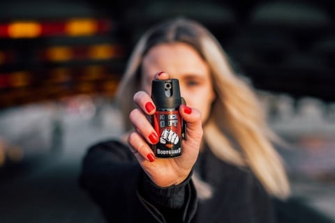 Nova lei autoriza spray de pimenta para defesa de mulheres