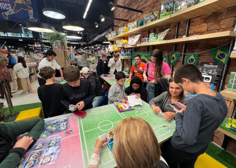 Venda de colecion&aacute;veis do Mundial de futebol puxou venda em livrarias em junho ante 2025