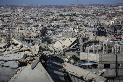 Israel ataca Gaza após Hamas anunciar que irá se desarmar