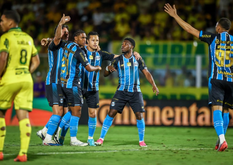 Com gol de Francis Amuzu, Grêmio empata com Mirassol fora de casa