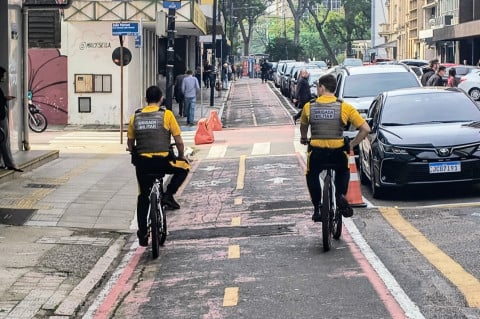 Soldados da Brigada Militar pilotam bicicletas