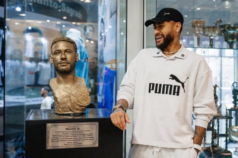 Pai de Neymar nega aposentadoria do filho: 'Vai fazer o quê? Não tem faculdade de médico ainda'