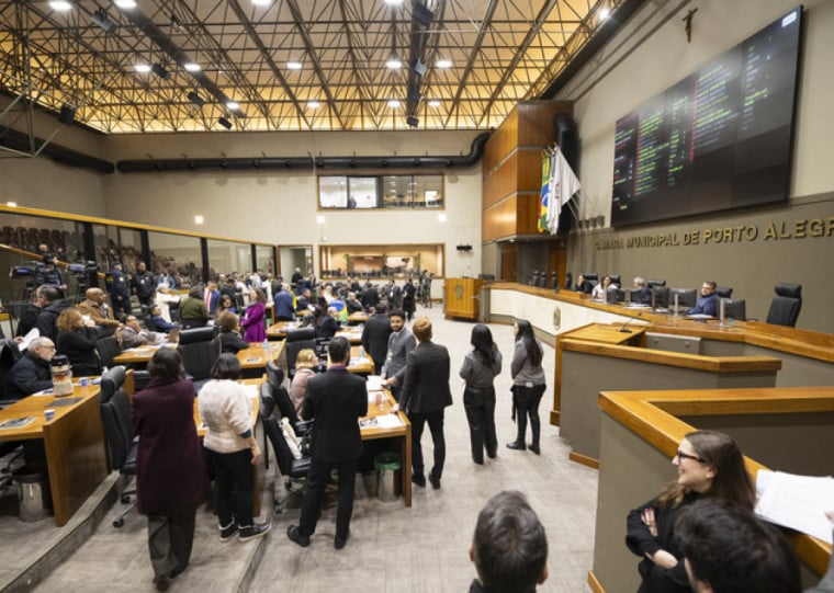 Primeira sessão após o recesso aconteceu nesta segunda-feira (3) sem a apreciação de projetos
