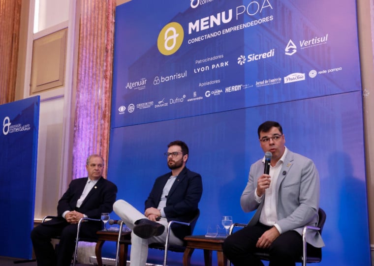 José Martins, Oscar Frank e Leonardo Dorneles debateram os impactos da carga de impostos na competitividade dos produtos comercializados no País
