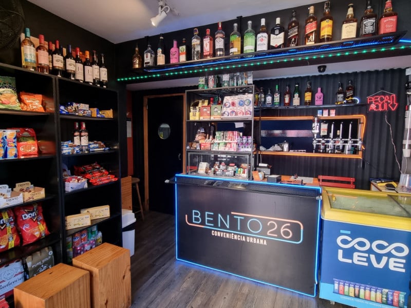 O novo formato oferece um mix selecionado de cervejas especiais, destilados, vinhos, espumantes, snacks, produtos de tabacaria e caf&eacute;s, al&eacute;m dos tradicionais panchos e churros do El Churrero<br />Foto: J&Uacute;LIA FERNANDES/ESPECIAL/JC