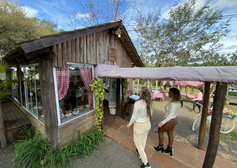 Casa dos Doces do Restaurante da Janeti tem entre 50 e 70 opções de sobremesas