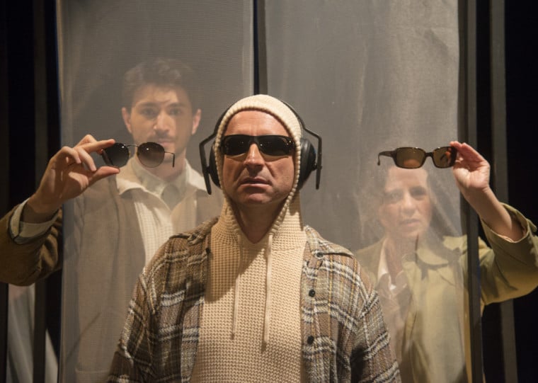 Com elenco formado por artistas que atuam com audiodescrição, peça AUTODescrição está no Teatro Túlio Piva