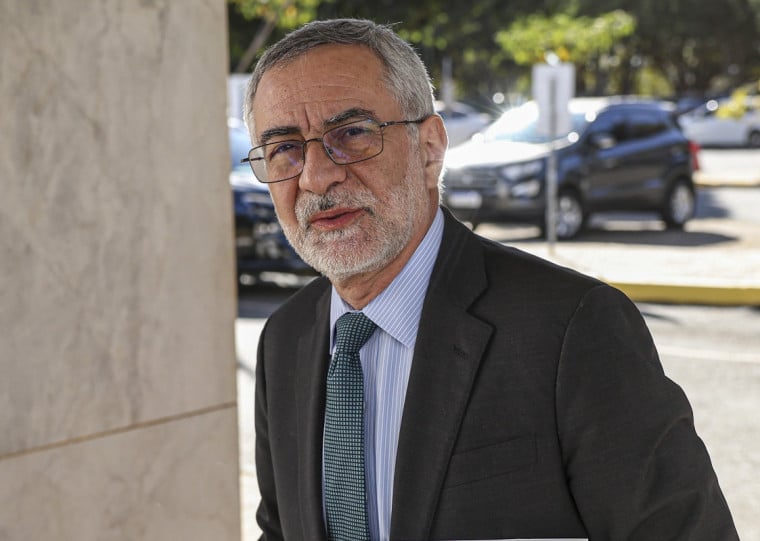 Embaixador na Argentina, Júlio Bitelli, foi chamado de volta ao Brasil