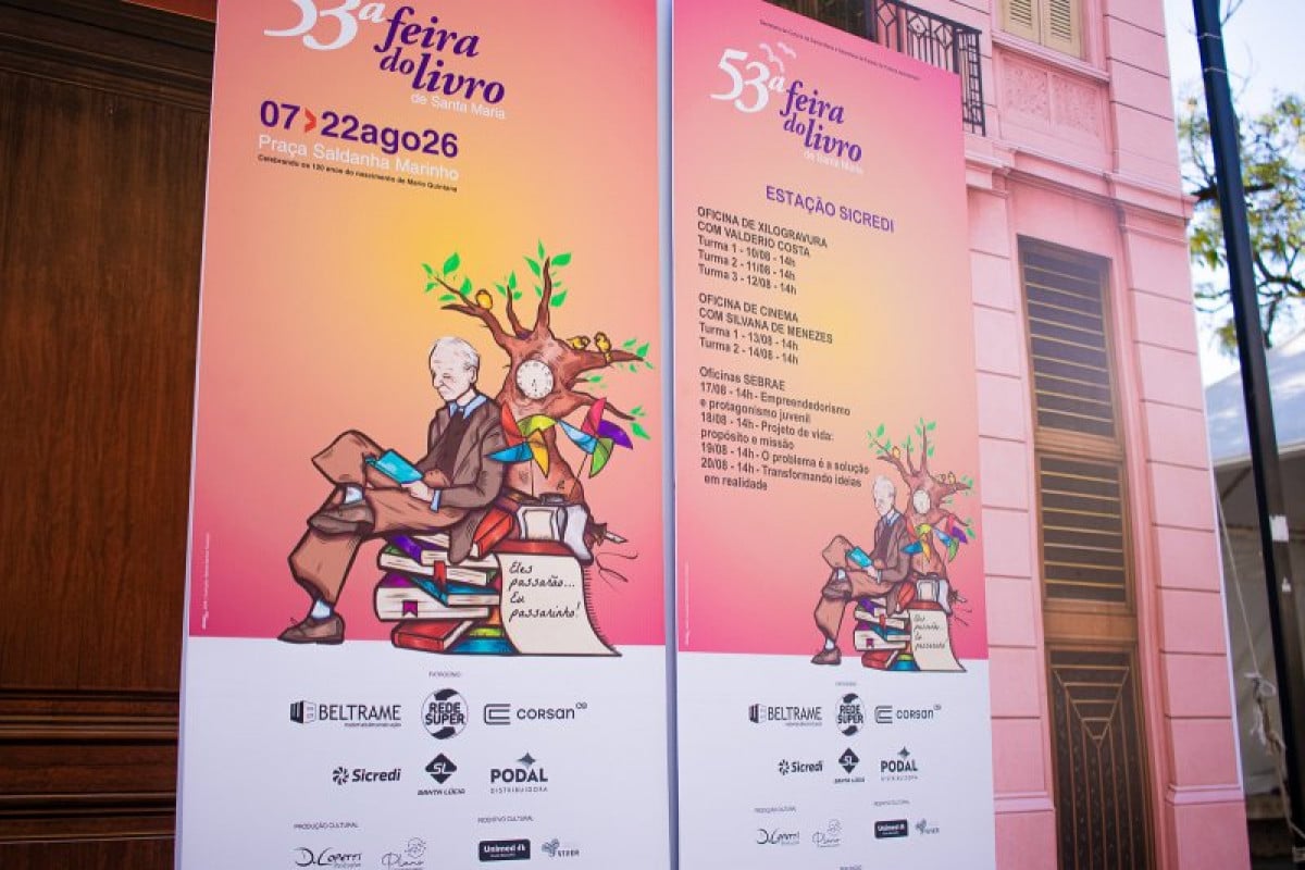 53a edi&ccedil;&atilde;o da Feira do Livro acontece na Pra&ccedil;a Saldanha Marinho, com 30 bancas de livros  | Felipe Ferreira/Prefeitura de Santa Maria/Divulga&ccedil;&atilde;o/Cidades
