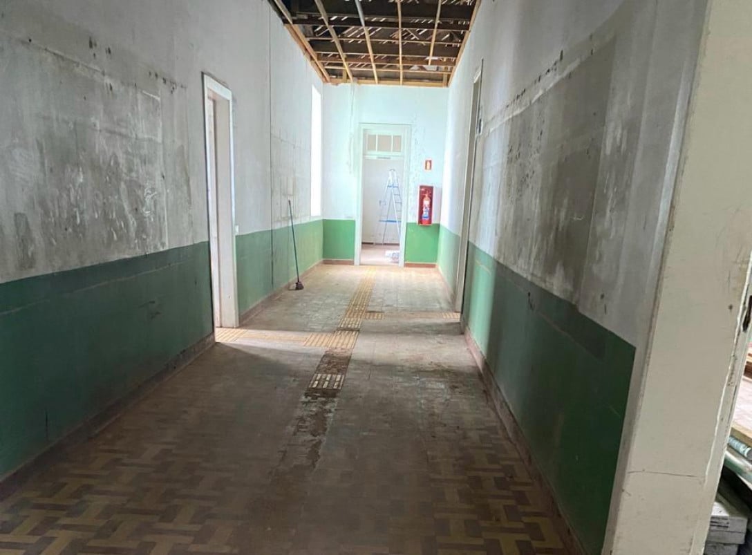 Fortes chuvas alagaram o interior do pr&eacute;dio obrigaram a institui&ccedil;&atilde;o a adiar o retorno | M&ocirc;nica Pivatto/Arquivo pessoal/Divulga&ccedil;&atilde;o/JC