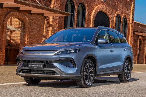 BYD introduz a motorização flexível no novo Song Pro 