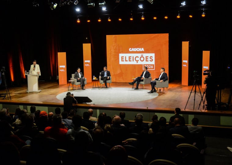 Debate entre candidatos ao governo do RS na Pucrs começou às 8h10min e se estende ao longo da manhã