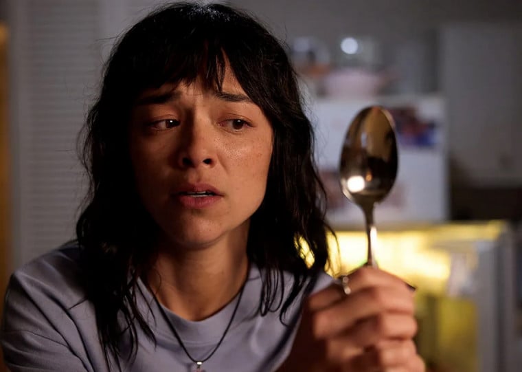 Midori Francis interpreta jovem em um programa macabro de emagrecimento em 'Insaciável'