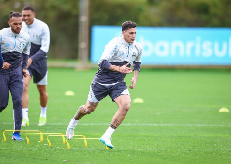 Pavon será o titular na ponta novamente
