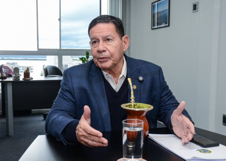 Senador Hamilton Mourão 