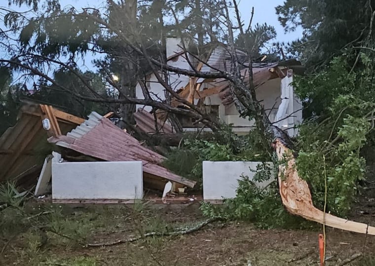 Vento destelhou casas em Lagoa Mirim