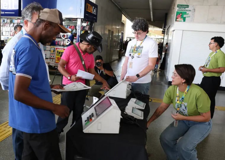 As eleições ocorrem no dia 4 de outubro e, em caso de segundo turno, no último domingo do mês